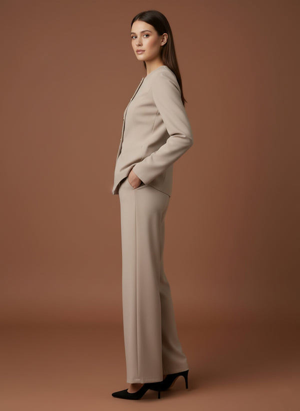 Conjunto de cuello redondo con pantalón