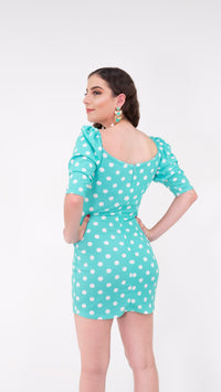 Vestido lunares con manga