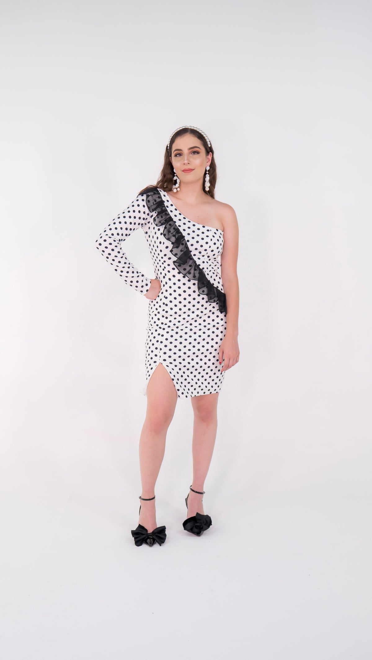 Vestido de un hombro estampado.