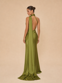 Vestido de un hombro con estola