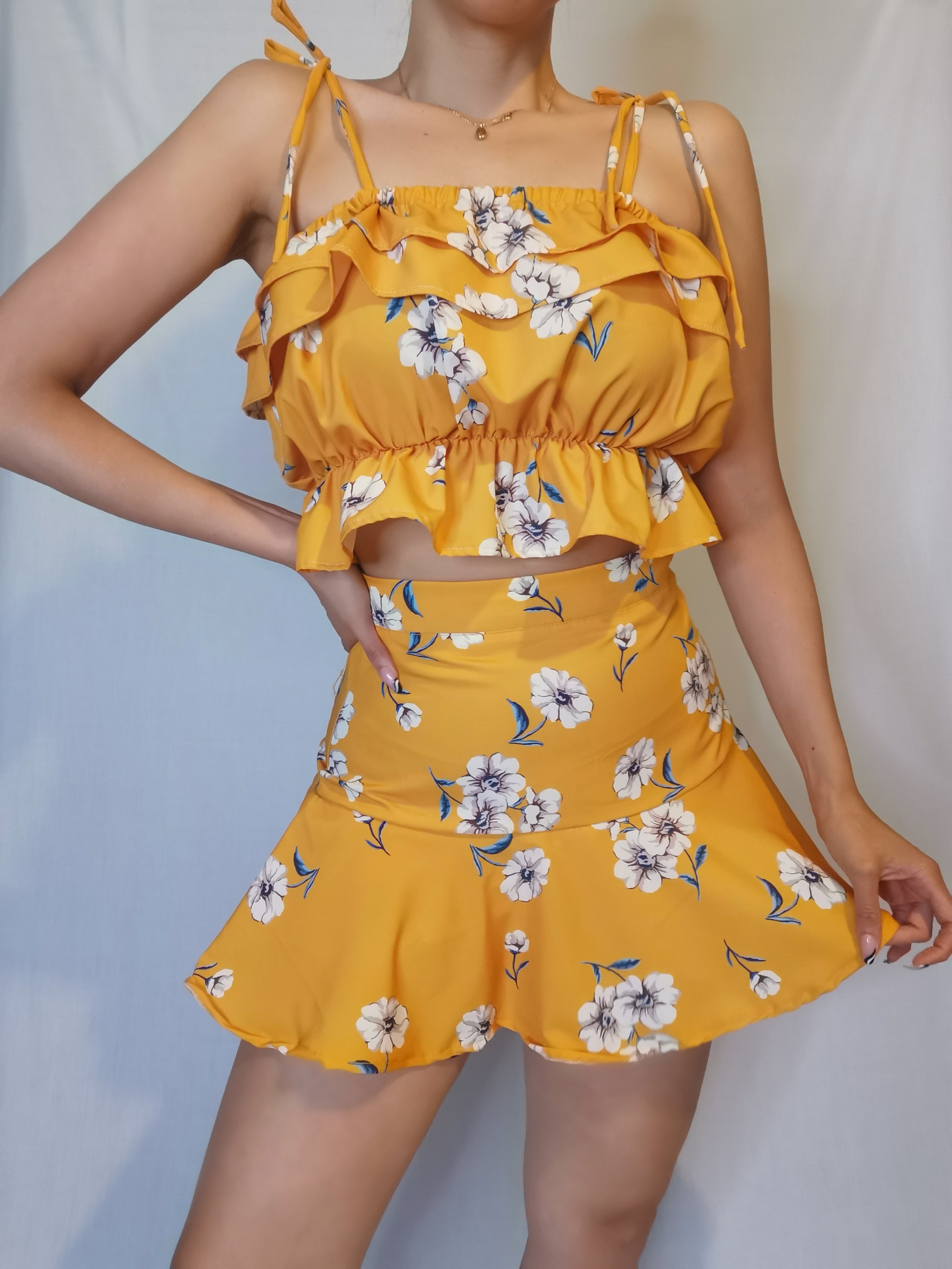 Blusa de 2025 tirantes con olanes